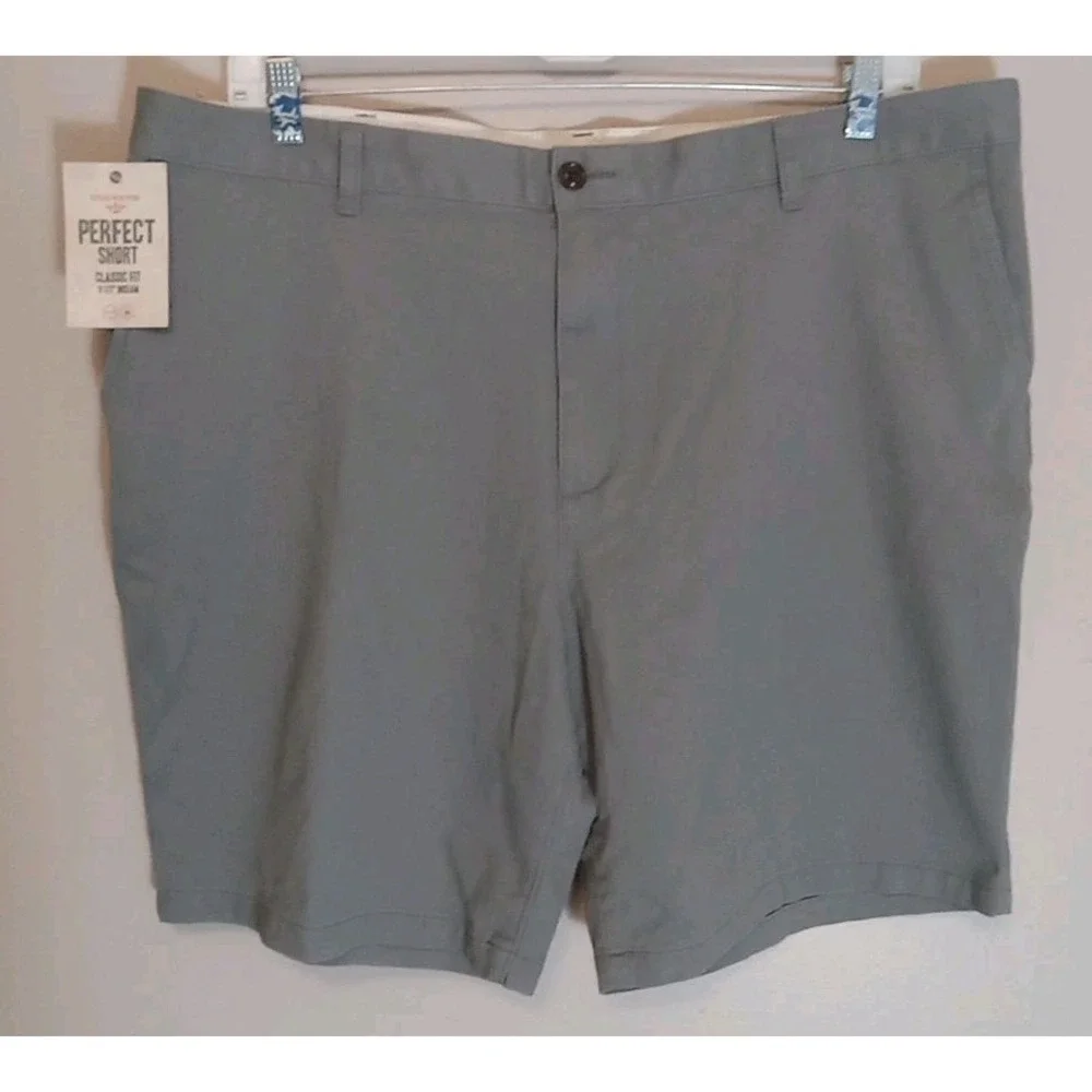 Dockers Men Grey‎ Classic Fit 9 1/2 Inseam Stretch Smartphone Shorts Size 42